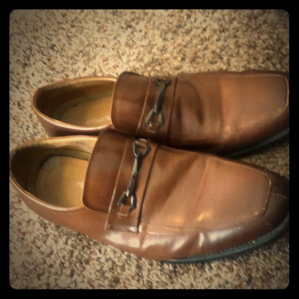 Camel-brown, men’s size 12 Robert David dress shoe